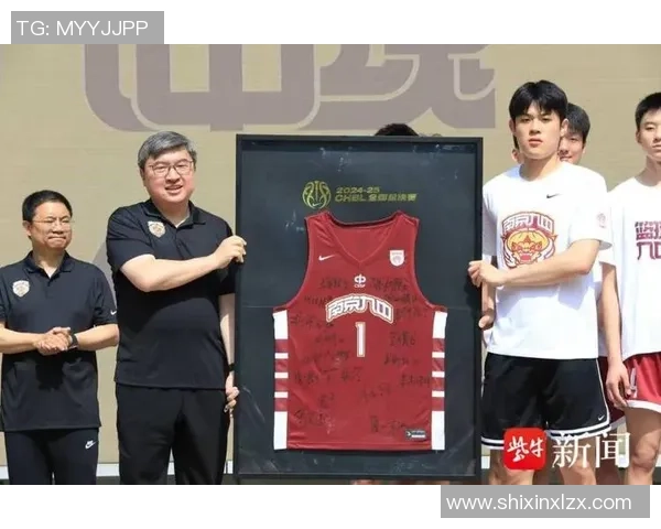 南京篮球队在全国锦标赛中的比赛经验与表现深度点评分析